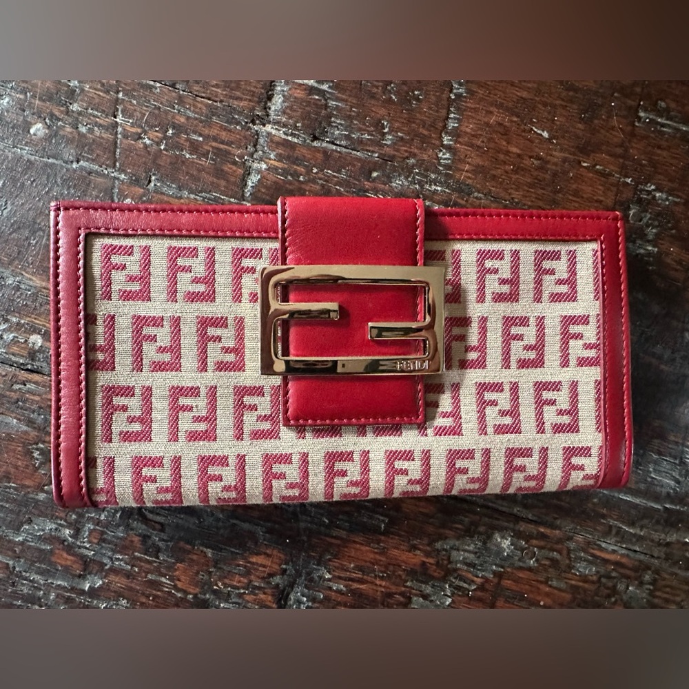 Fendi Vintage Wallet - Authentic